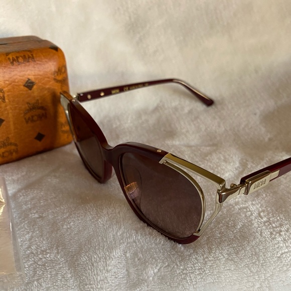 SOLD! NEW MCM 57mm Cat Eye Burgundy Sunglasses - Picture 8 of 15
